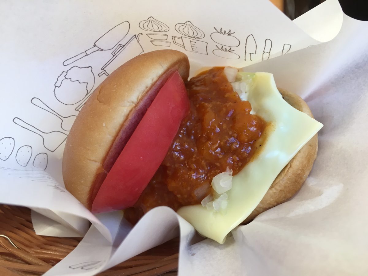 mos-burger-gourmet-burger-in-japan-howdy-japan